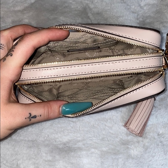 Michael Kors Crossbody - Picture 5 of 8